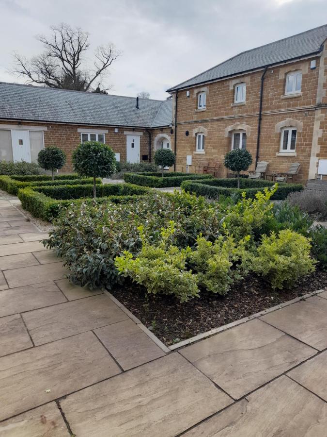 The Stables A Contractor Family 2 Bed Town House In Central Melton Mowbray Exterior foto