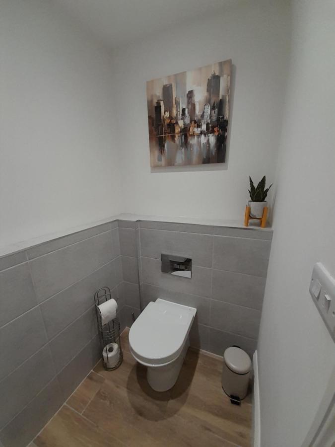 The Stables A Contractor Family 2 Bed Town House In Central Melton Mowbray Exterior foto